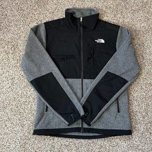 The North Face (New Without Tags) Men’s Denali Jacket (Small)